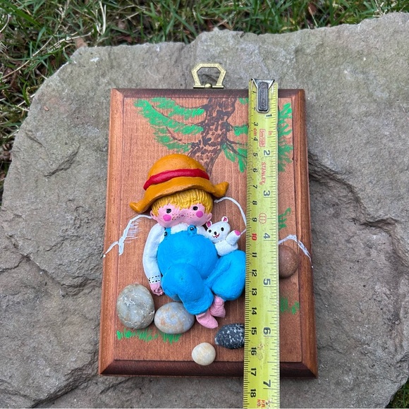 Copy-Vintage Hand Painted Sculpted Clay & Wood Wall Hanging Little Boy With O… - Picture 6 of 8